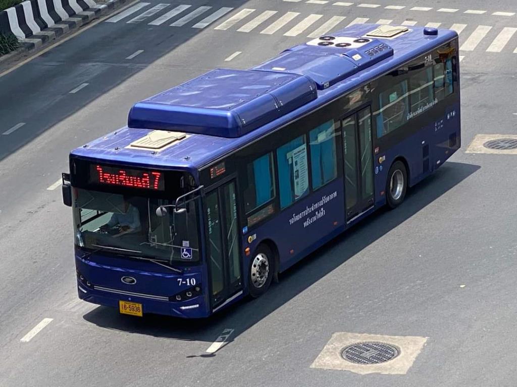 ป้ายรถเมล์ใกล้วัดบางขุนพรหม
